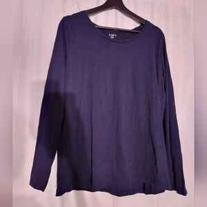 Navy long-sleeved shirt